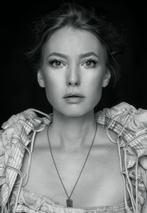 Alicia Witt performing live music at Dosey Doe in The Woodlands