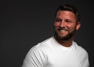 Get Tickets For Dustin Sims @ Dosey Doe on January 14th, 2022 Dustin Sims