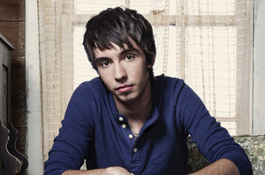 Mo Pitney performing live music at Dosey Doe in The Woodlands