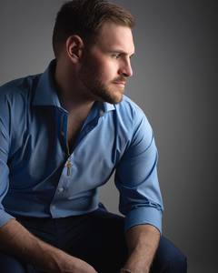 Damon Curtis performing live music at Dosey Doe in The Woodlands
