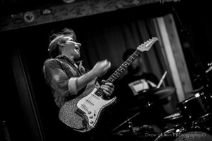Chris Duarte performing live music at Dosey Doe in The Woodlands