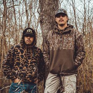 Bottomland performing live music at Dosey Doe in The Woodlands