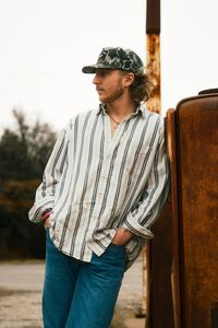 Cole Phillips performing live music at Dosey Doe in The Woodlands